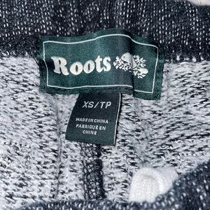 dark grey roots sweat pants
